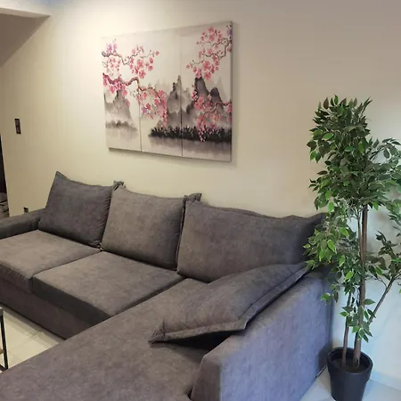 70m 2br Bright Luxury Apartment *